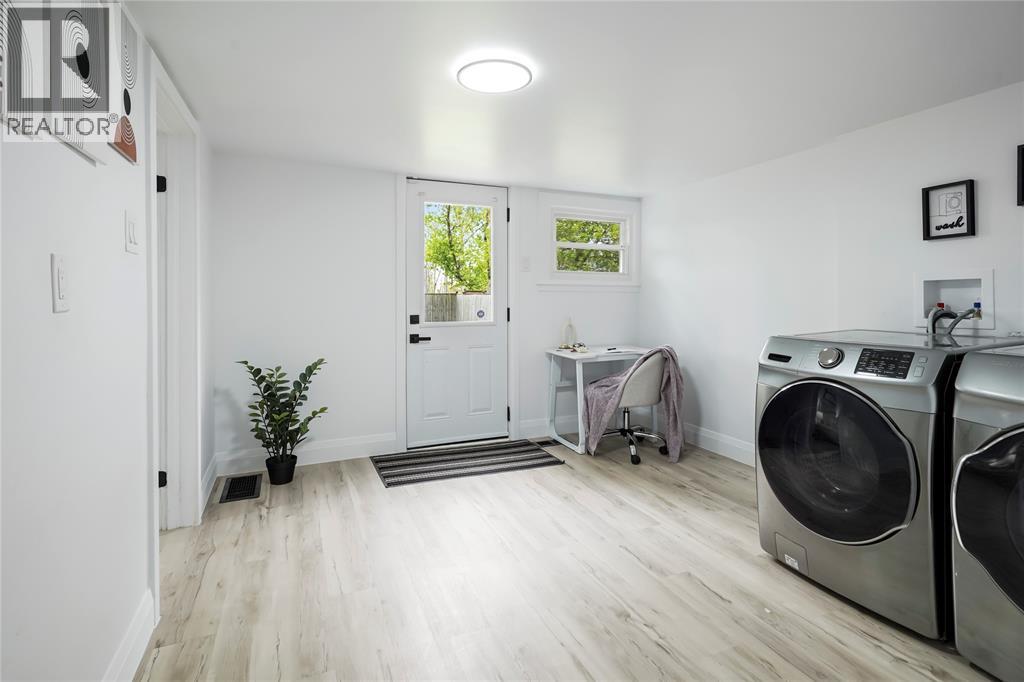 867 Devine STREET - 25