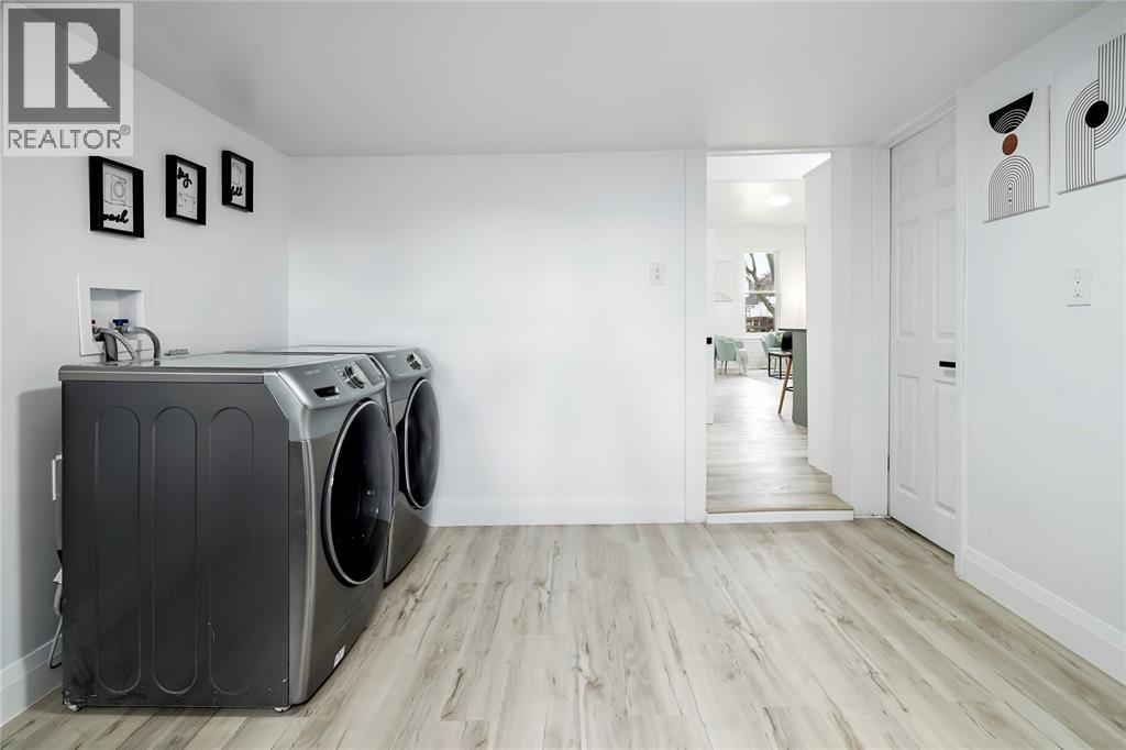 867 Devine STREET - 26