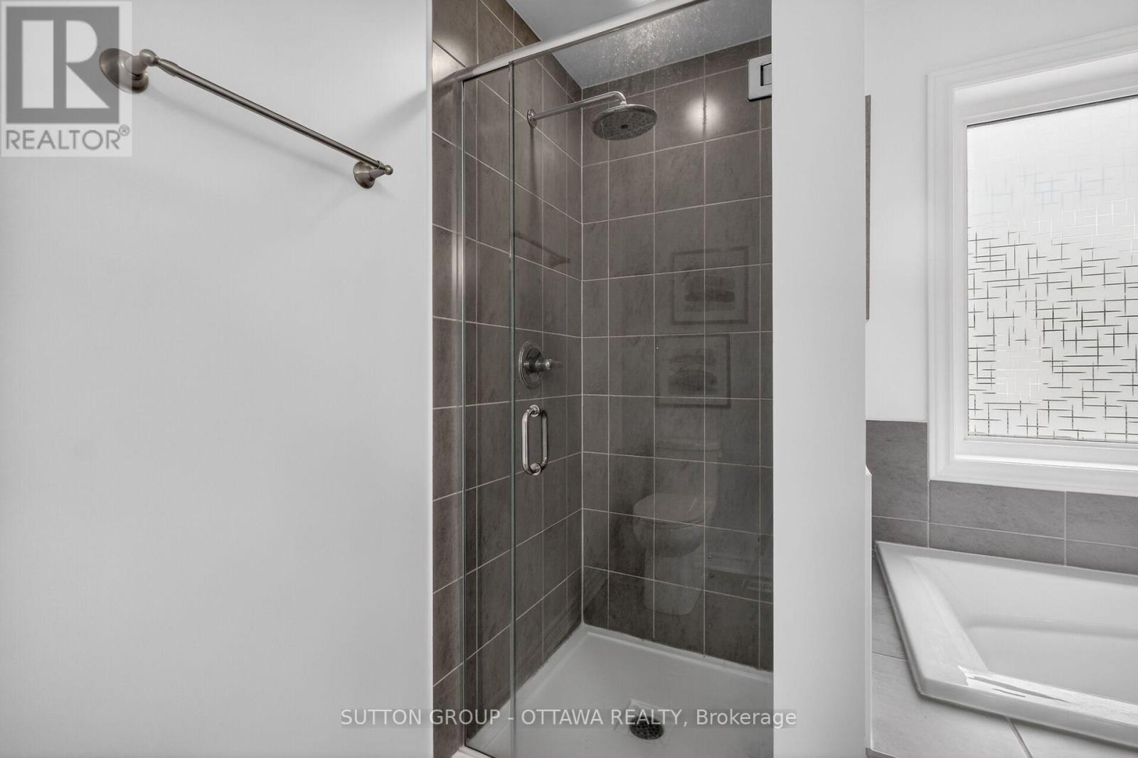 1011 CARDEN LANE - 26
