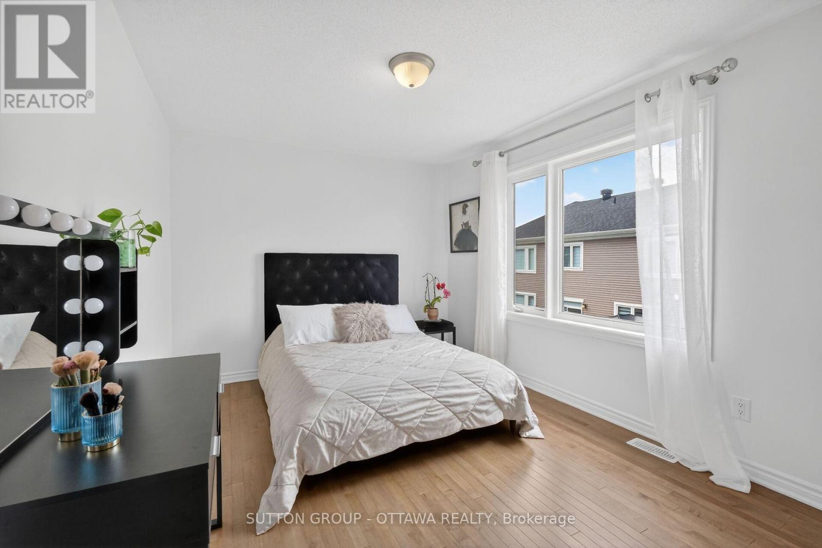 1011 CARDEN LANE - 32