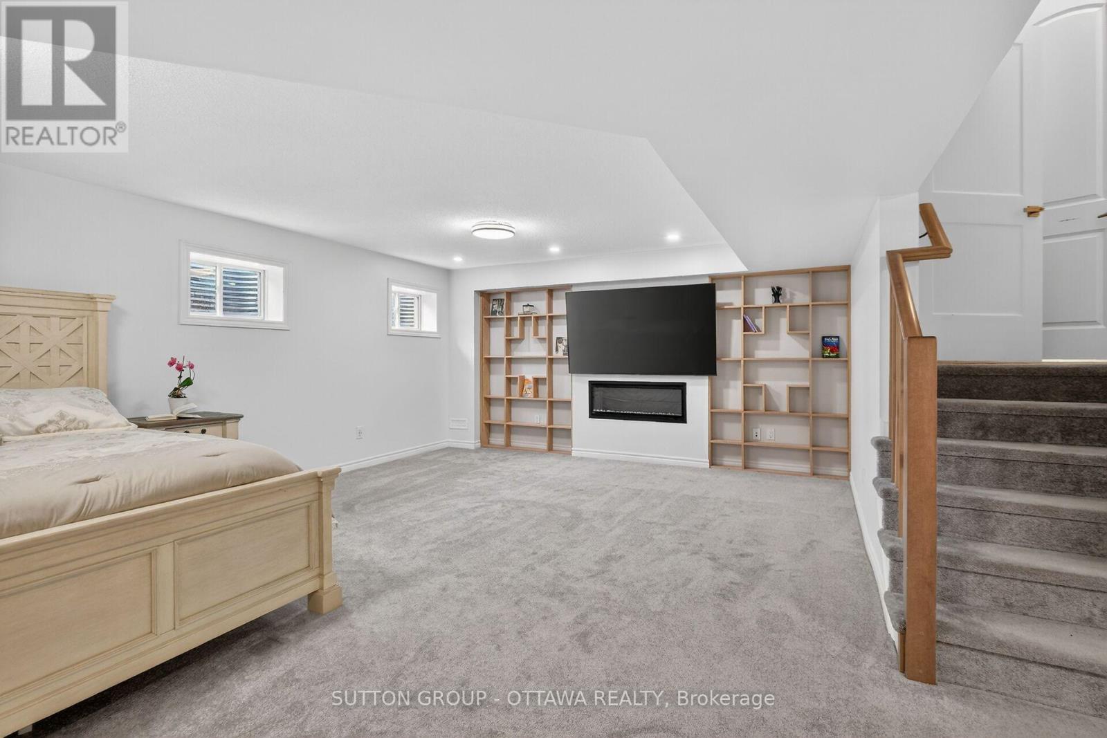1011 CARDEN LANE - 40