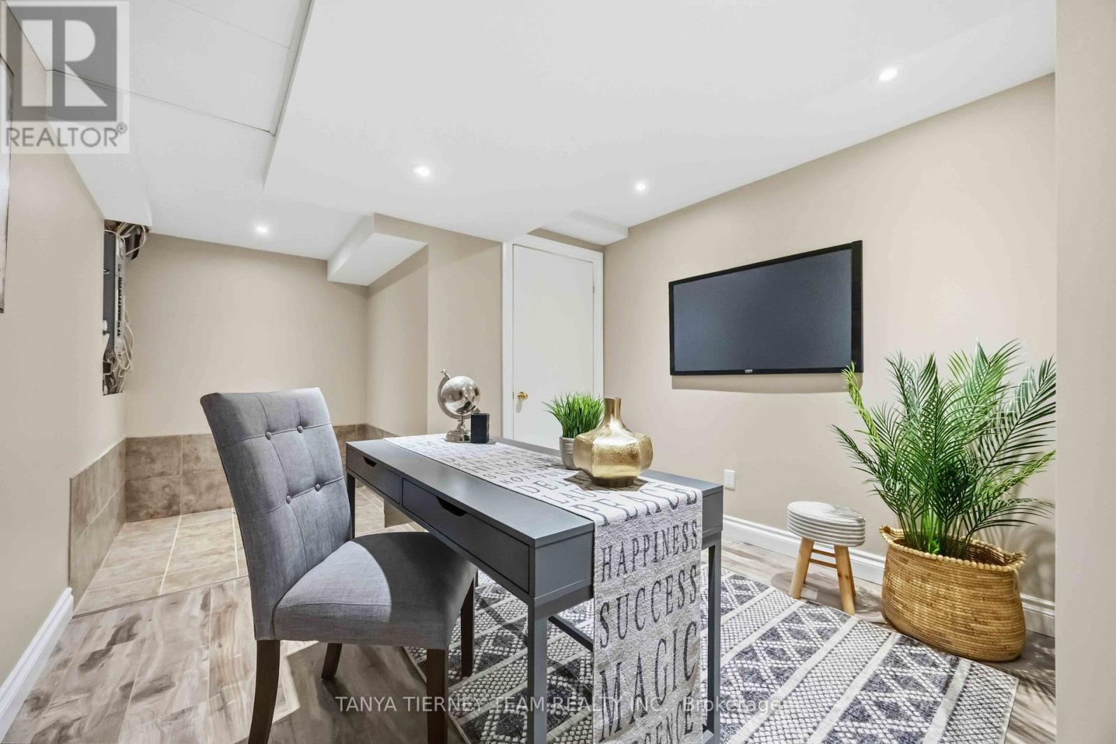 156 SHREWSBURY DRIVE - 37