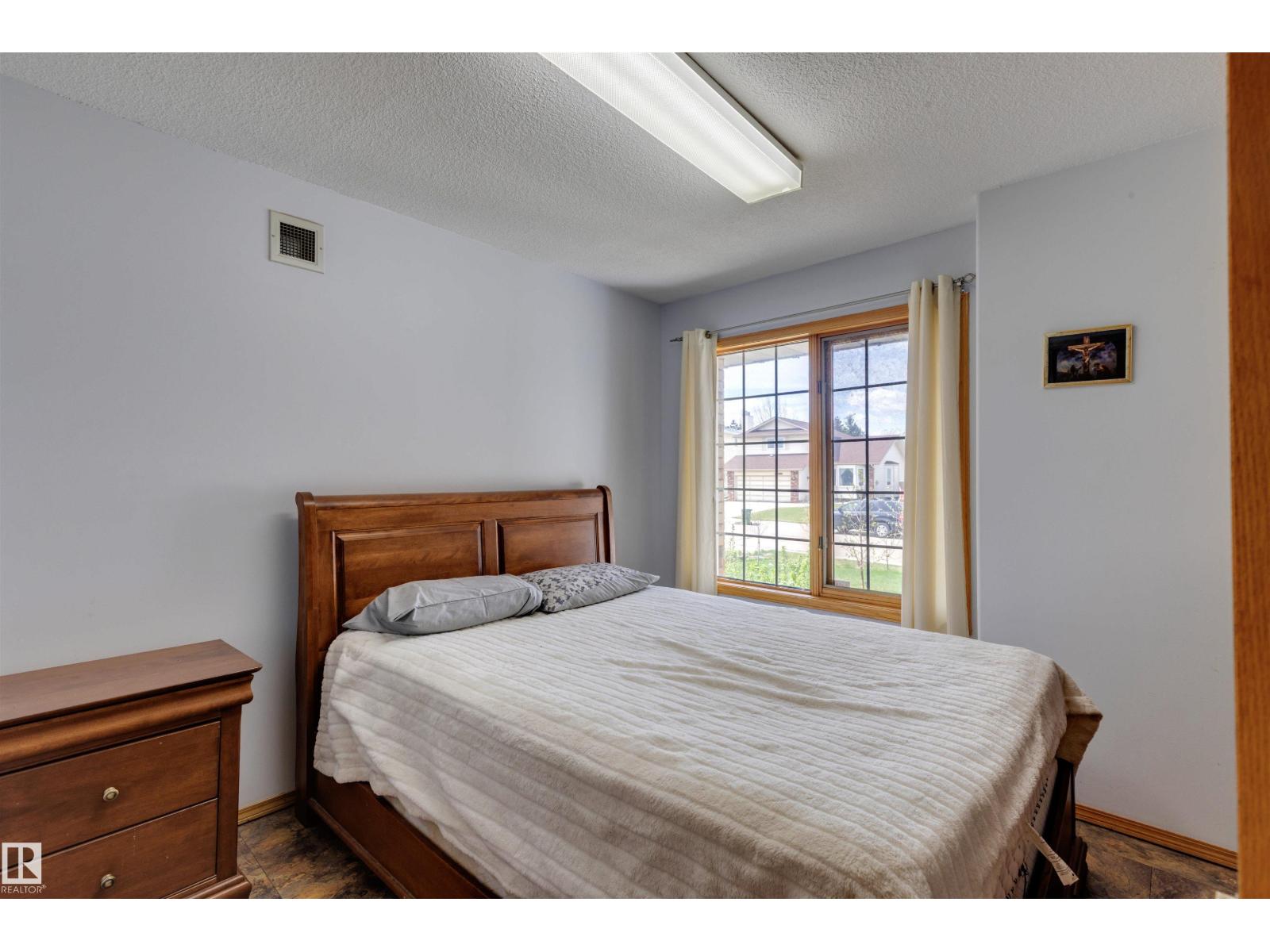 15411 67A ST NW, Edmonton