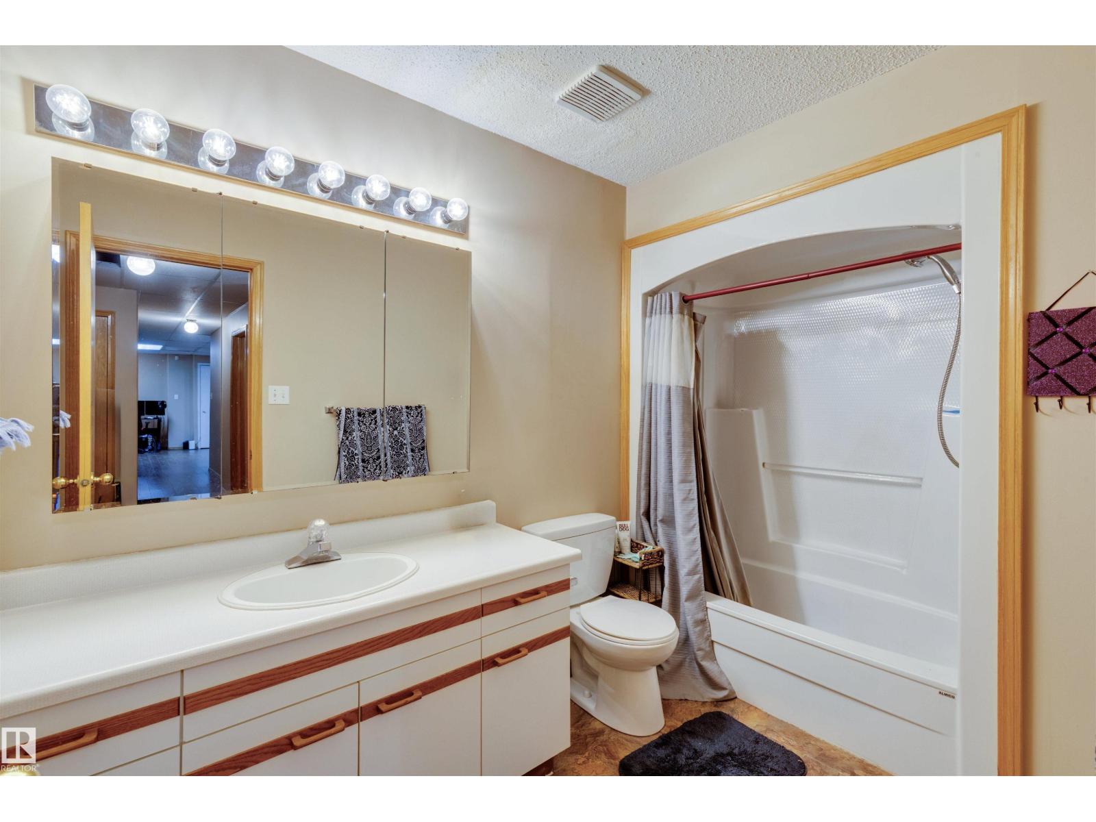 15411 67A ST NW, Edmonton