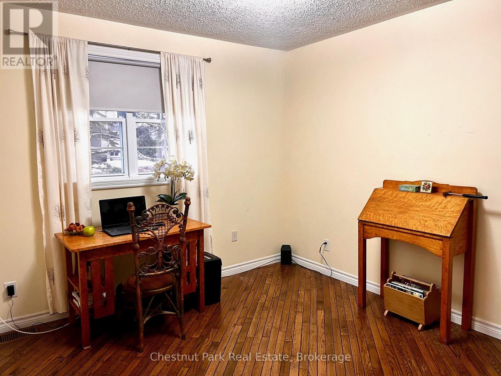135 CHRISTOPHER AVENUE - 18