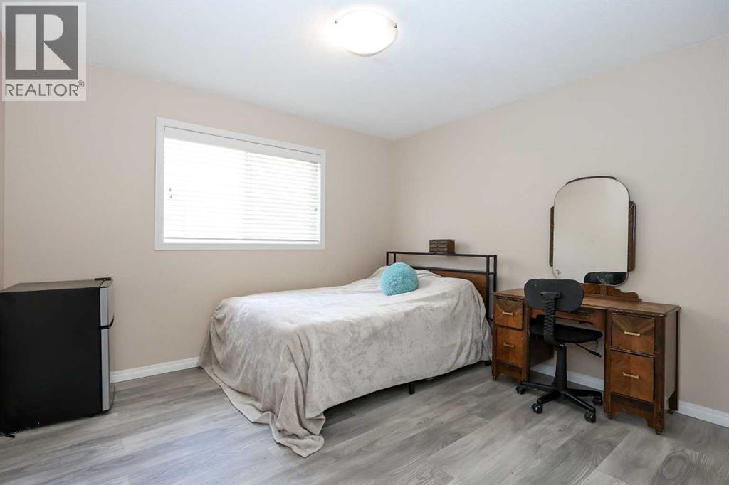 26 Jenner Crescent — photo 25