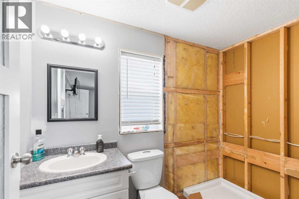 9602 112 Avenue - 10