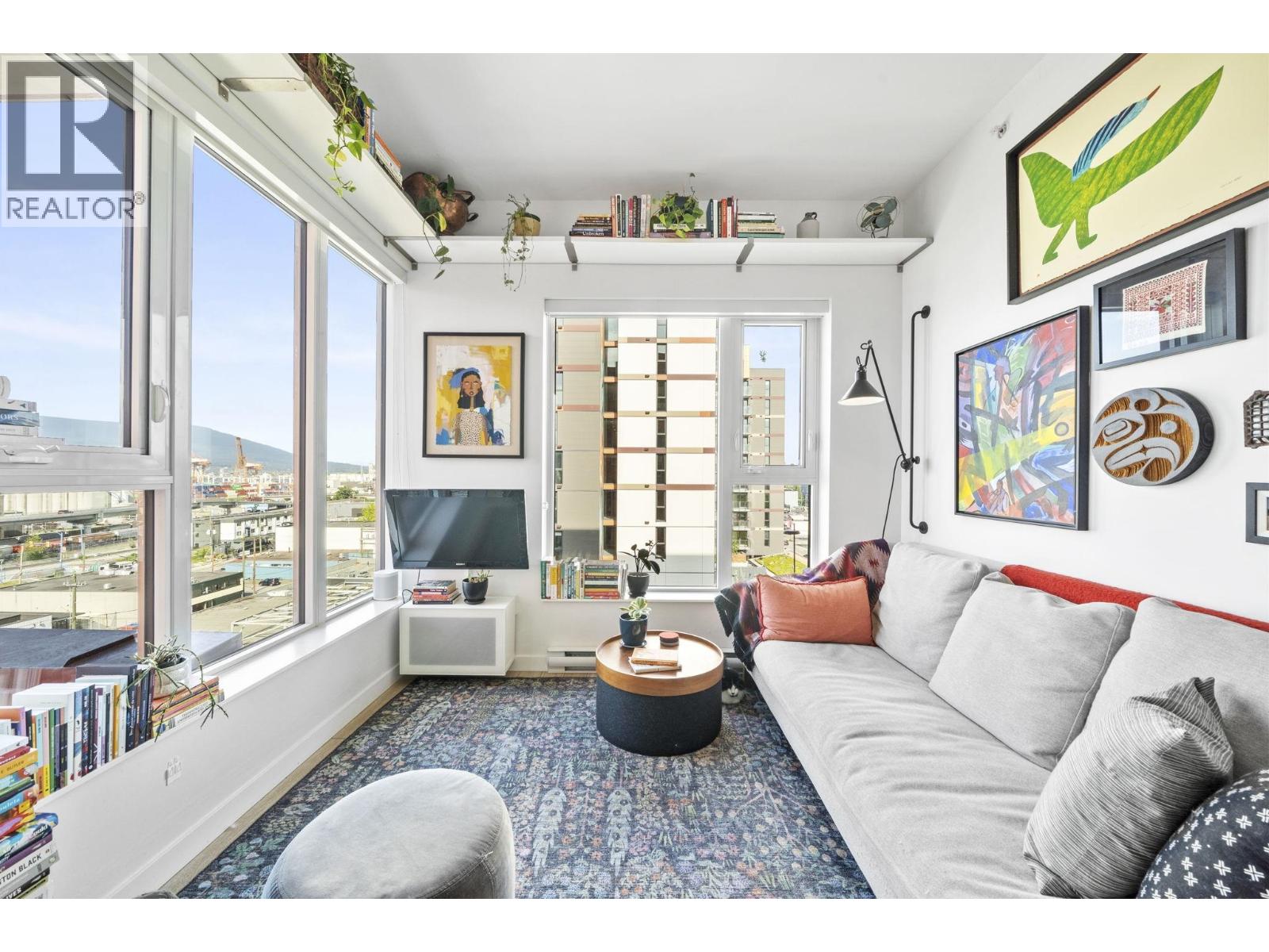 703 983 HASTINGS Street - photo 2