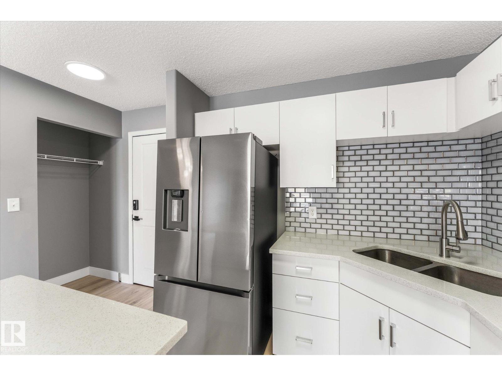 #115 16221 95 ST NW - 10