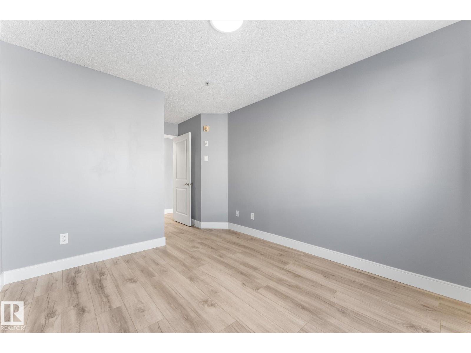 #115 16221 95 ST NW - 23