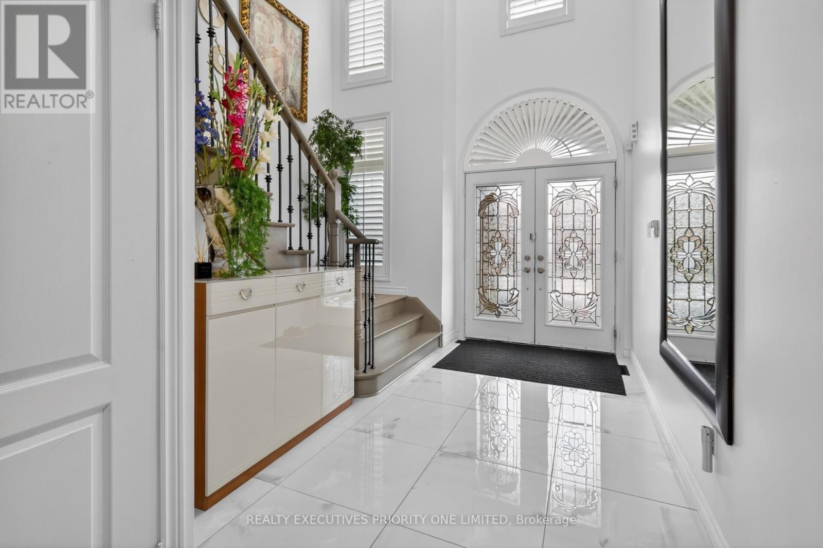 130 GREENVIEW CIRCLE - 3