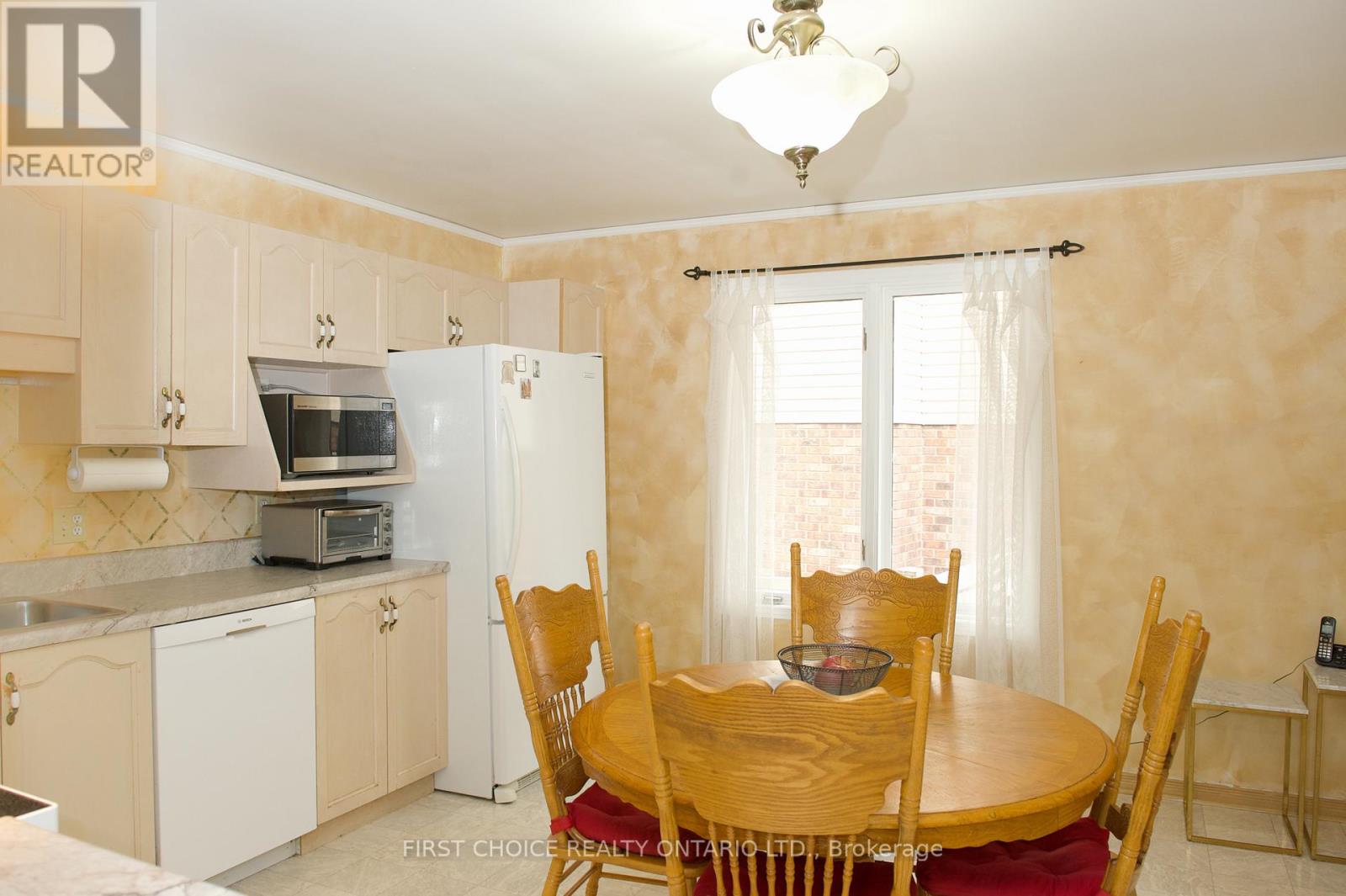 13 QUEENSTON DRIVE - 15