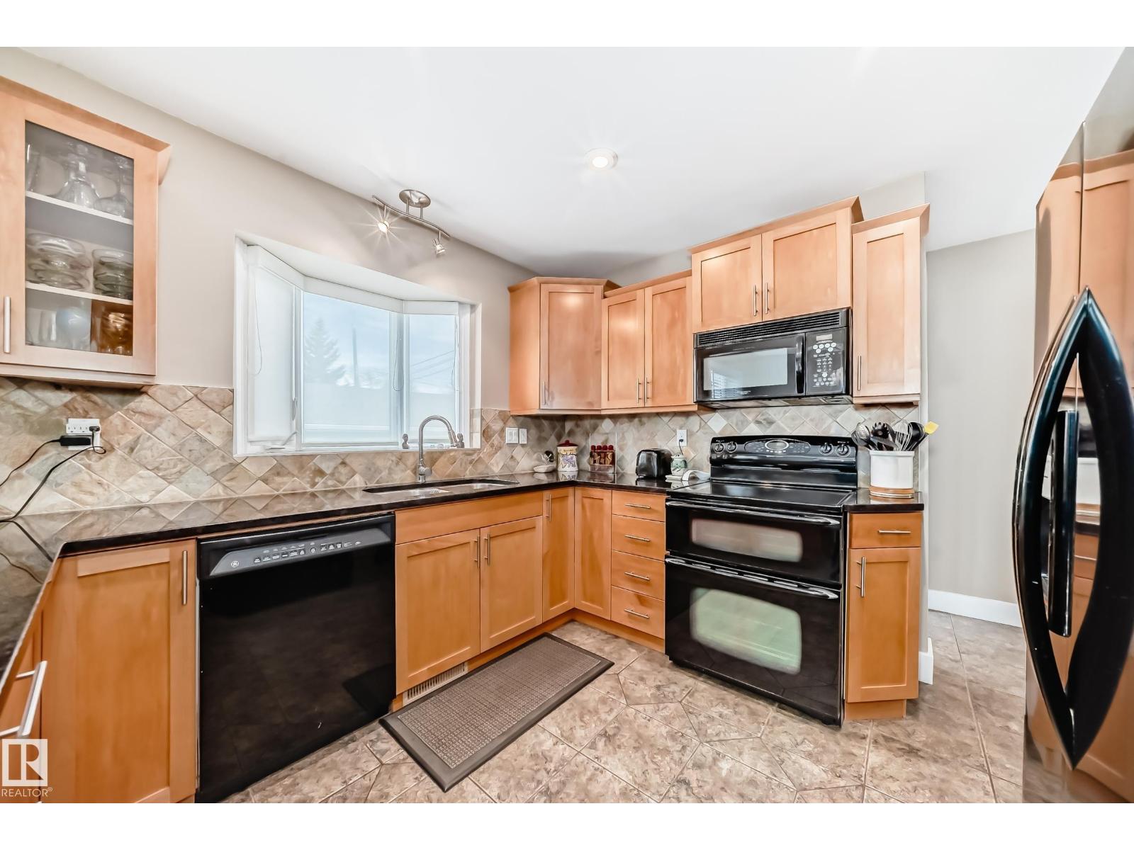 10652 144 ST NW NW, Edmonton