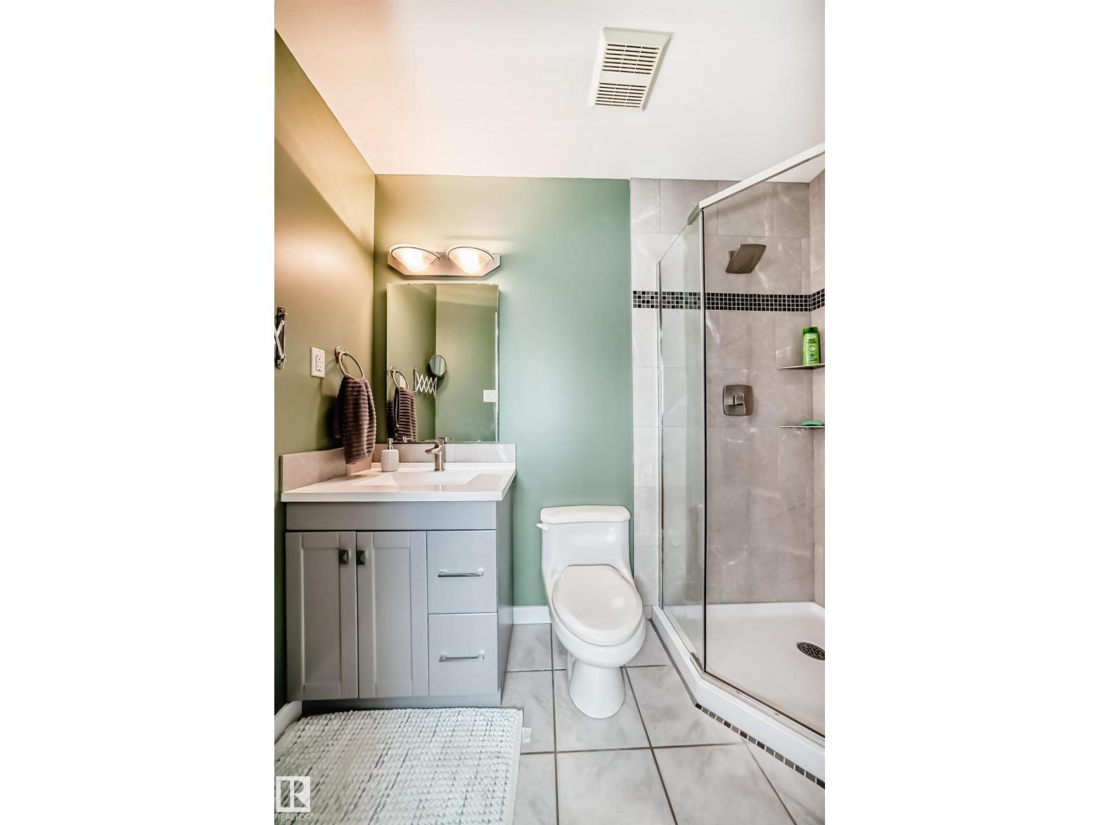 10652 144 ST NW NW, Edmonton