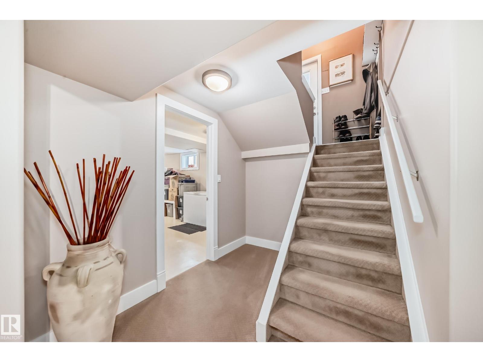 10652 144 ST NW NW, Edmonton