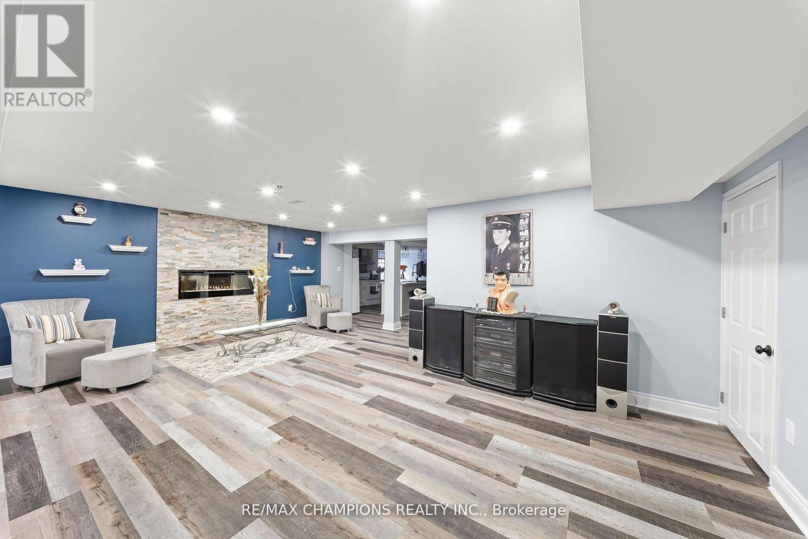 55 MEEK AVENUE - 26