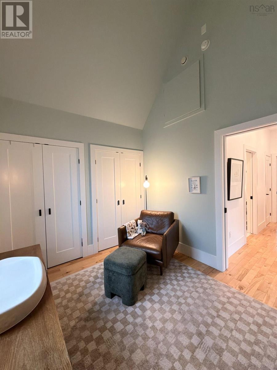 5663 Stanley Street - 33