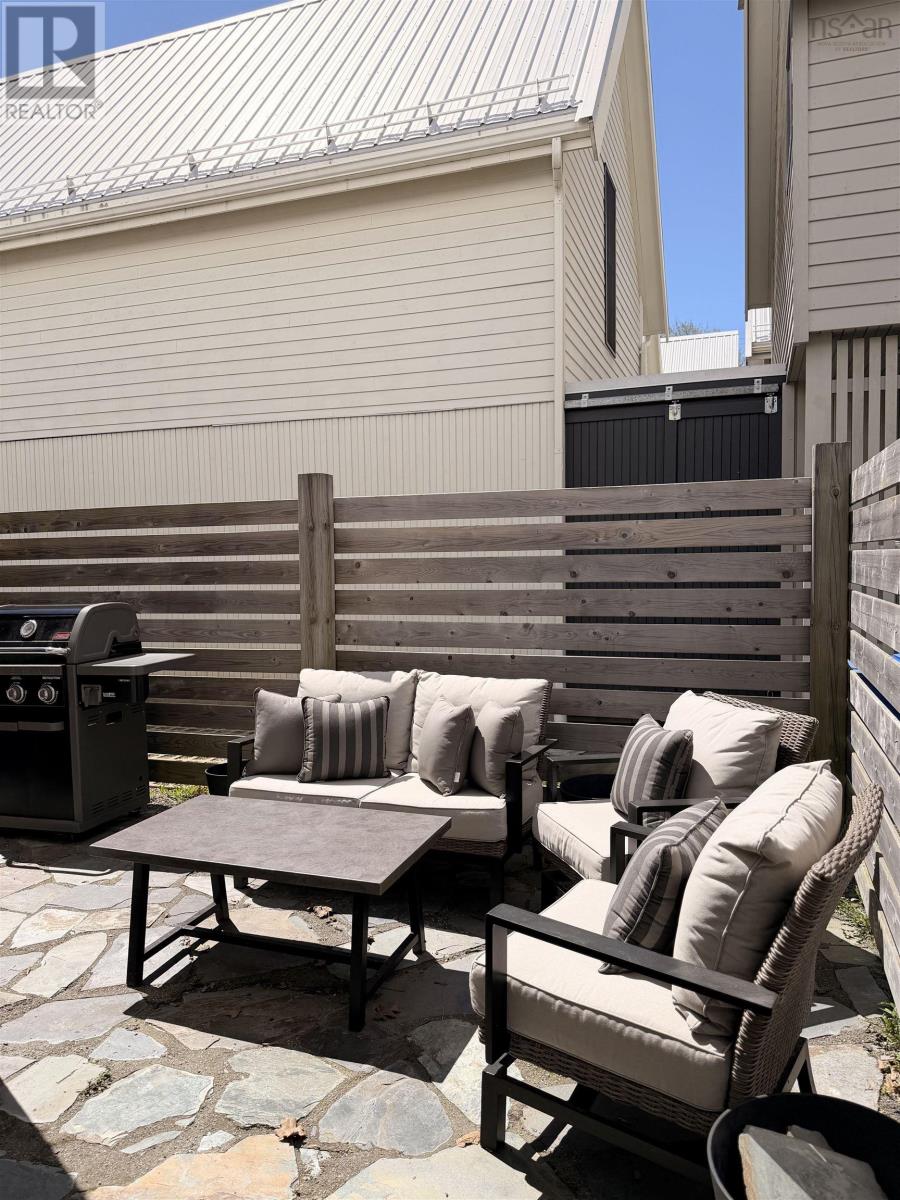 5663 Stanley Street - 36