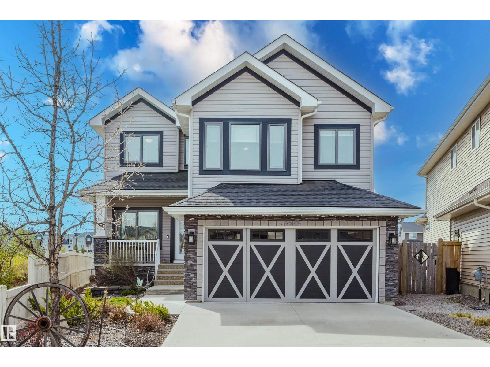 15807 11 AV SW SW, Edmonton