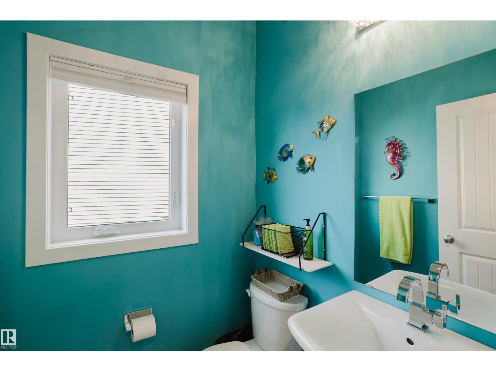 15807 11 AV SW SW, Edmonton