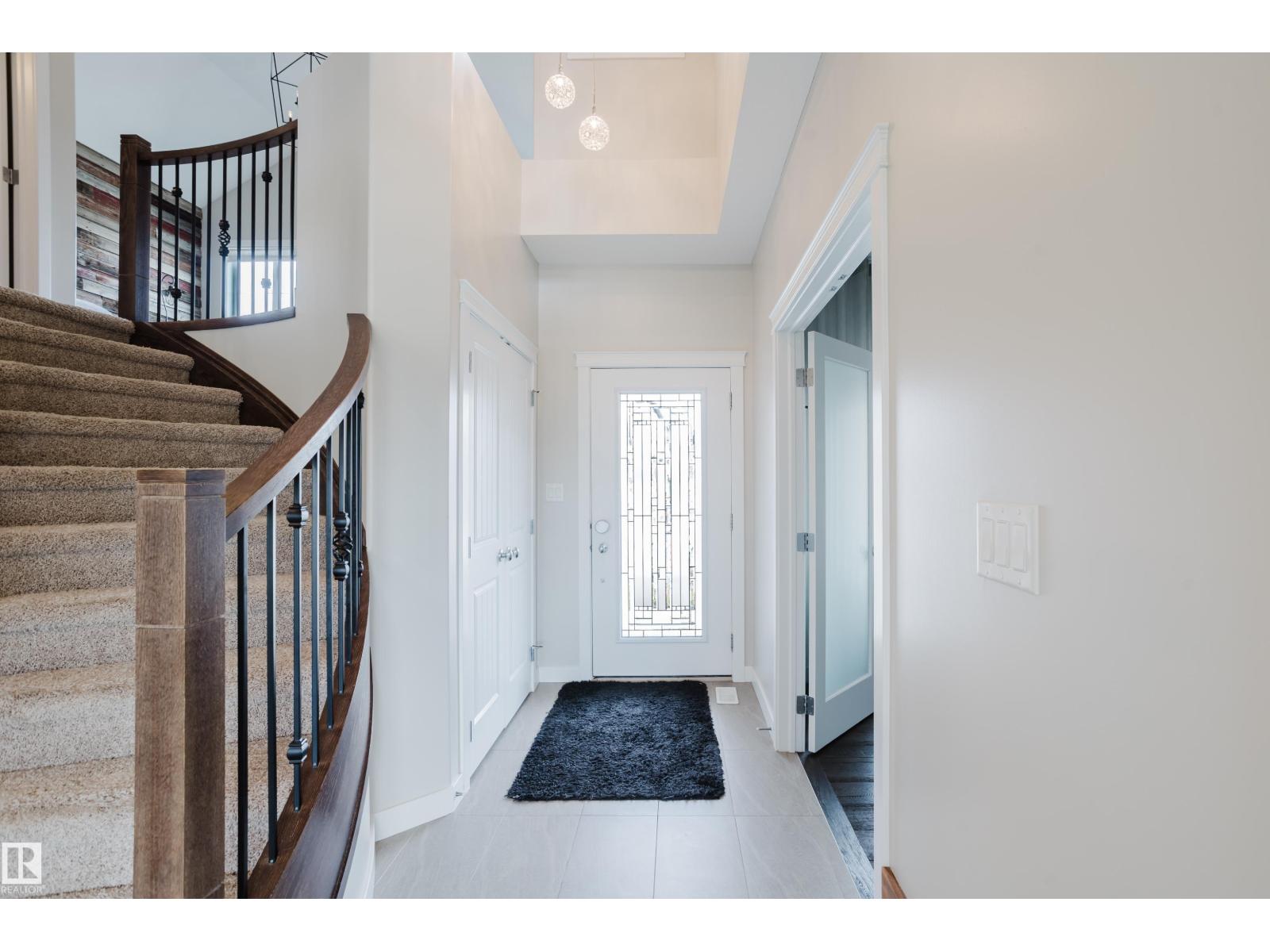 15807 11 AV SW SW, Edmonton