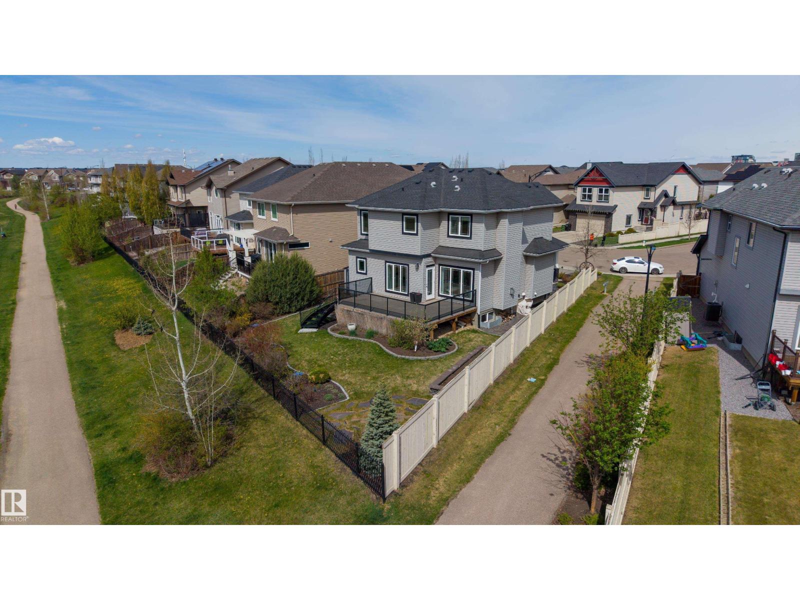 15807 11 AV SW SW, Edmonton