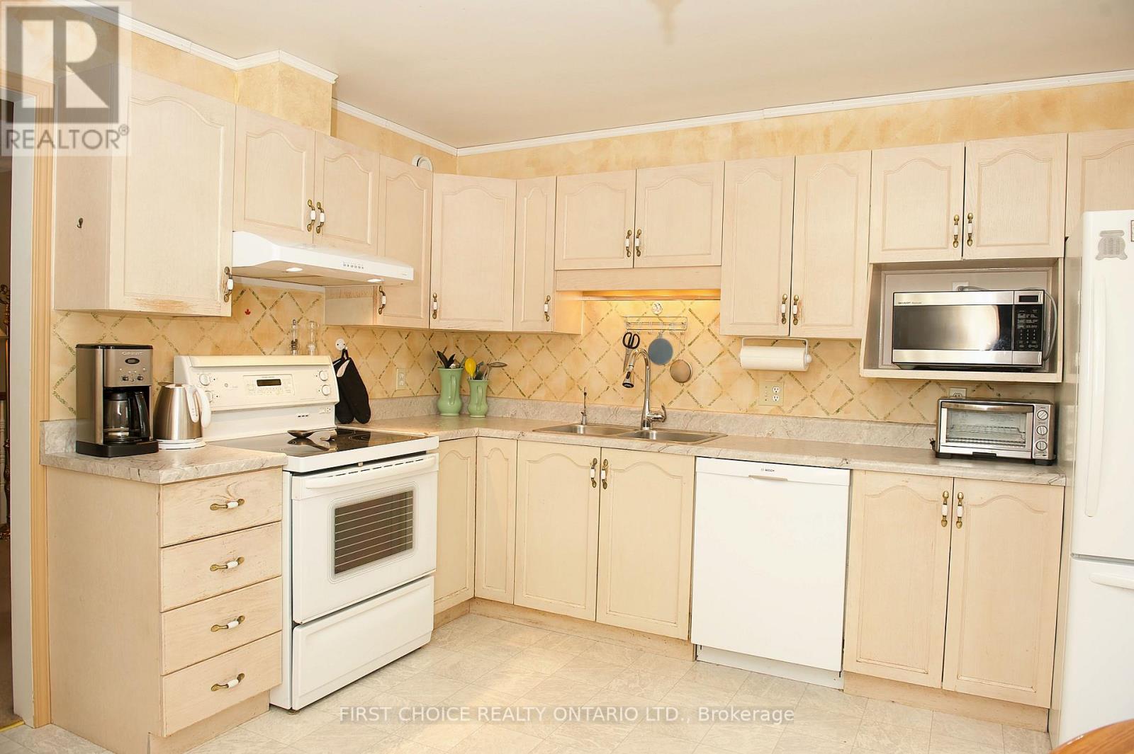 13 QUEENSTON DRIVE - 15