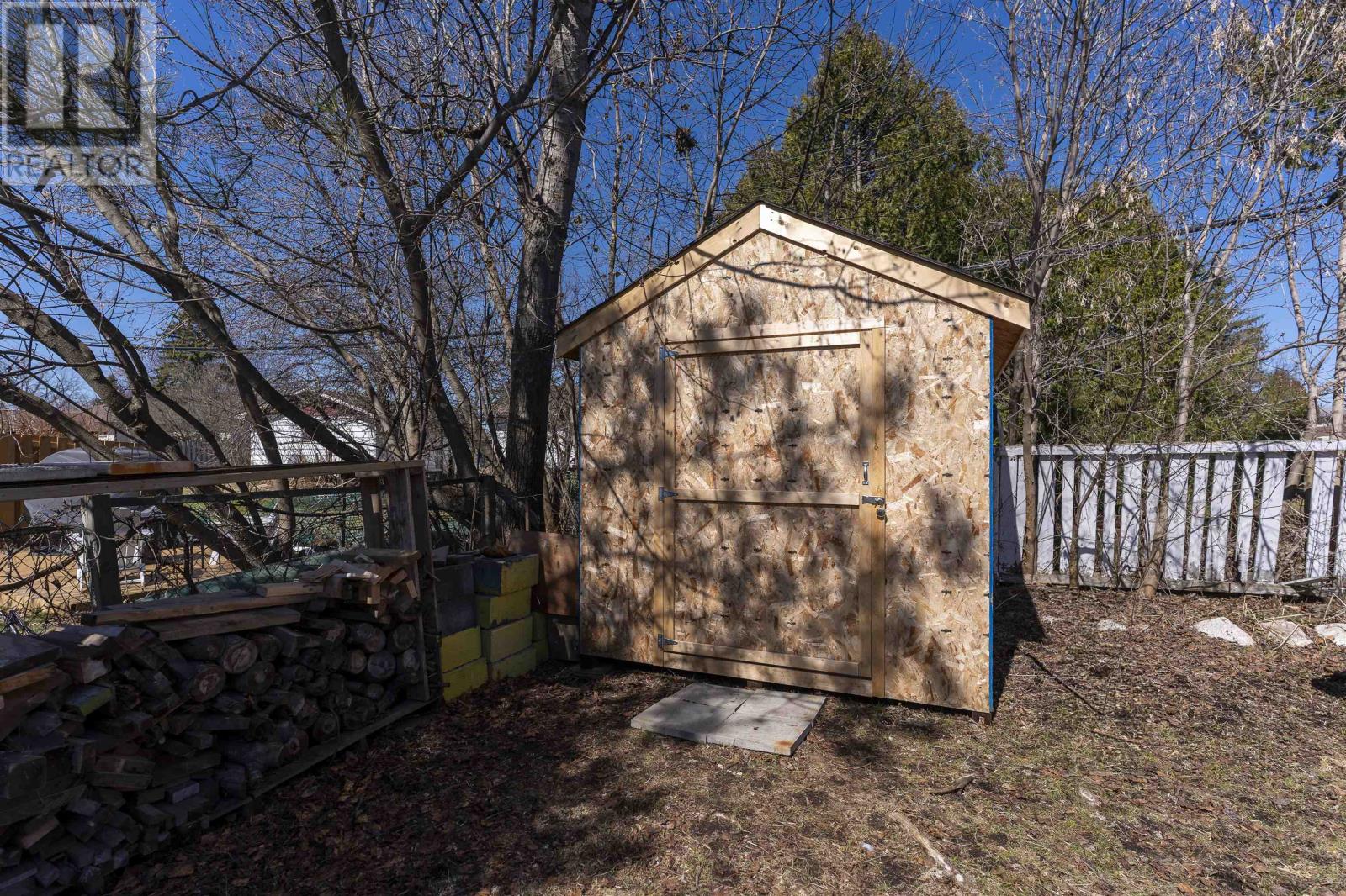 76 ALGONQUIN AVE S, THUNDER BAY, Ontario, P7B4S6 — Photo 3
