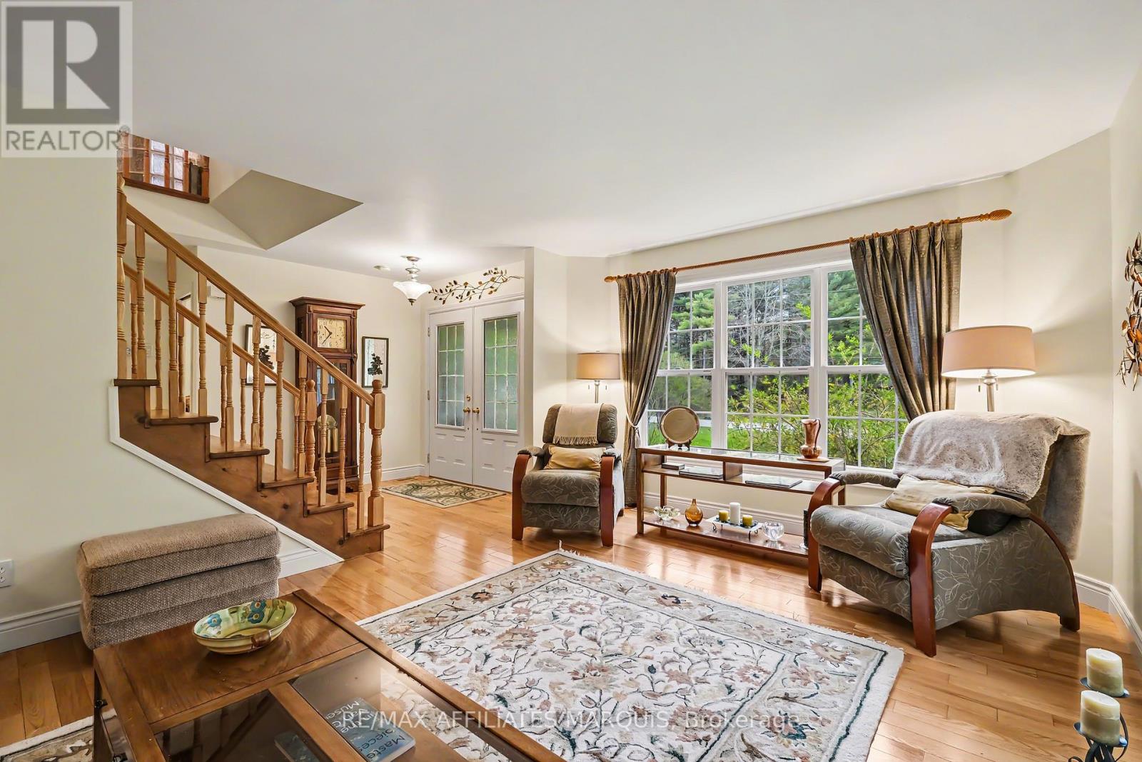 183 CROMWELL CRESCENT - 11