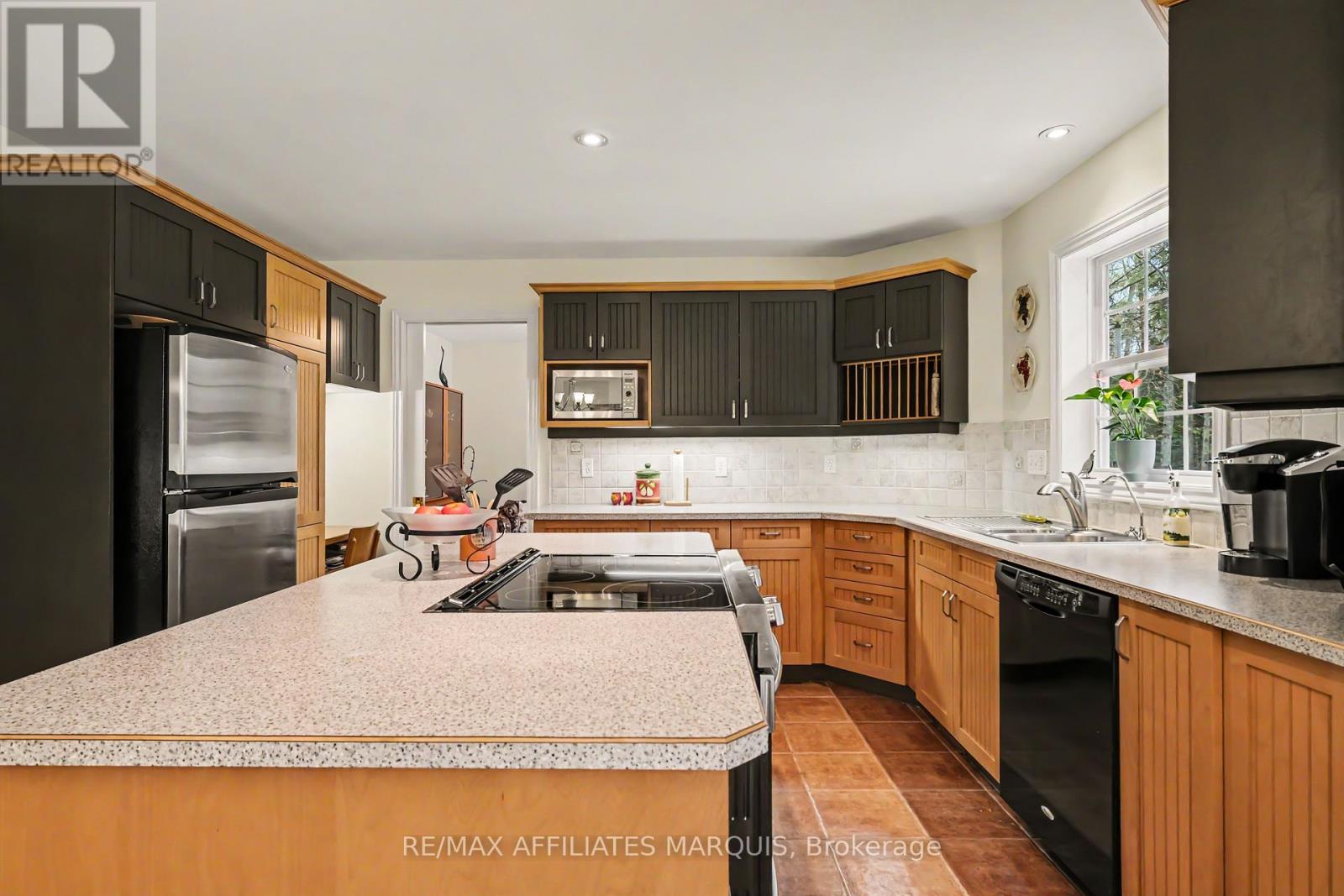 183 CROMWELL CRESCENT - 14