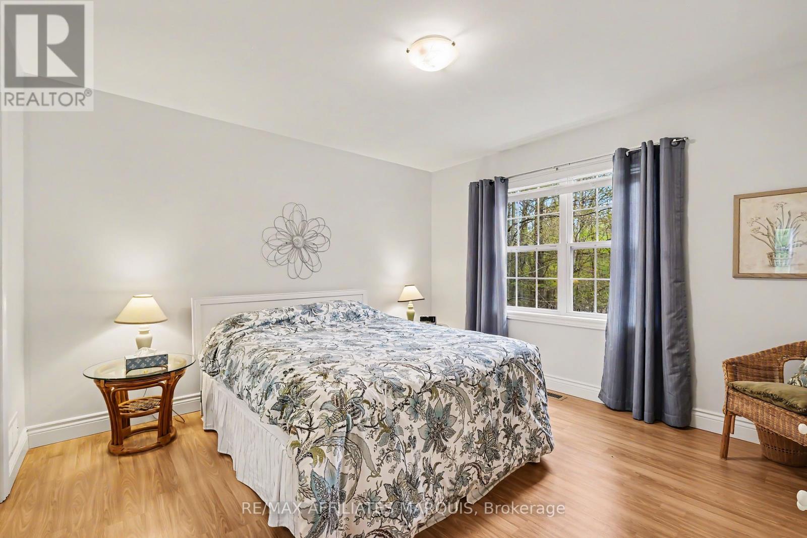 183 CROMWELL CRESCENT - 21
