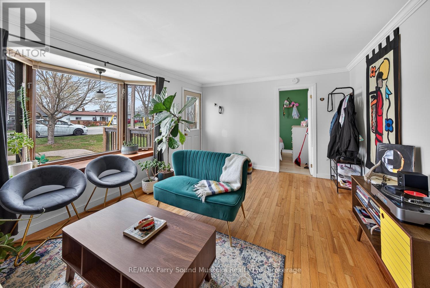 23 HIGHLAND CRESCENT - 10