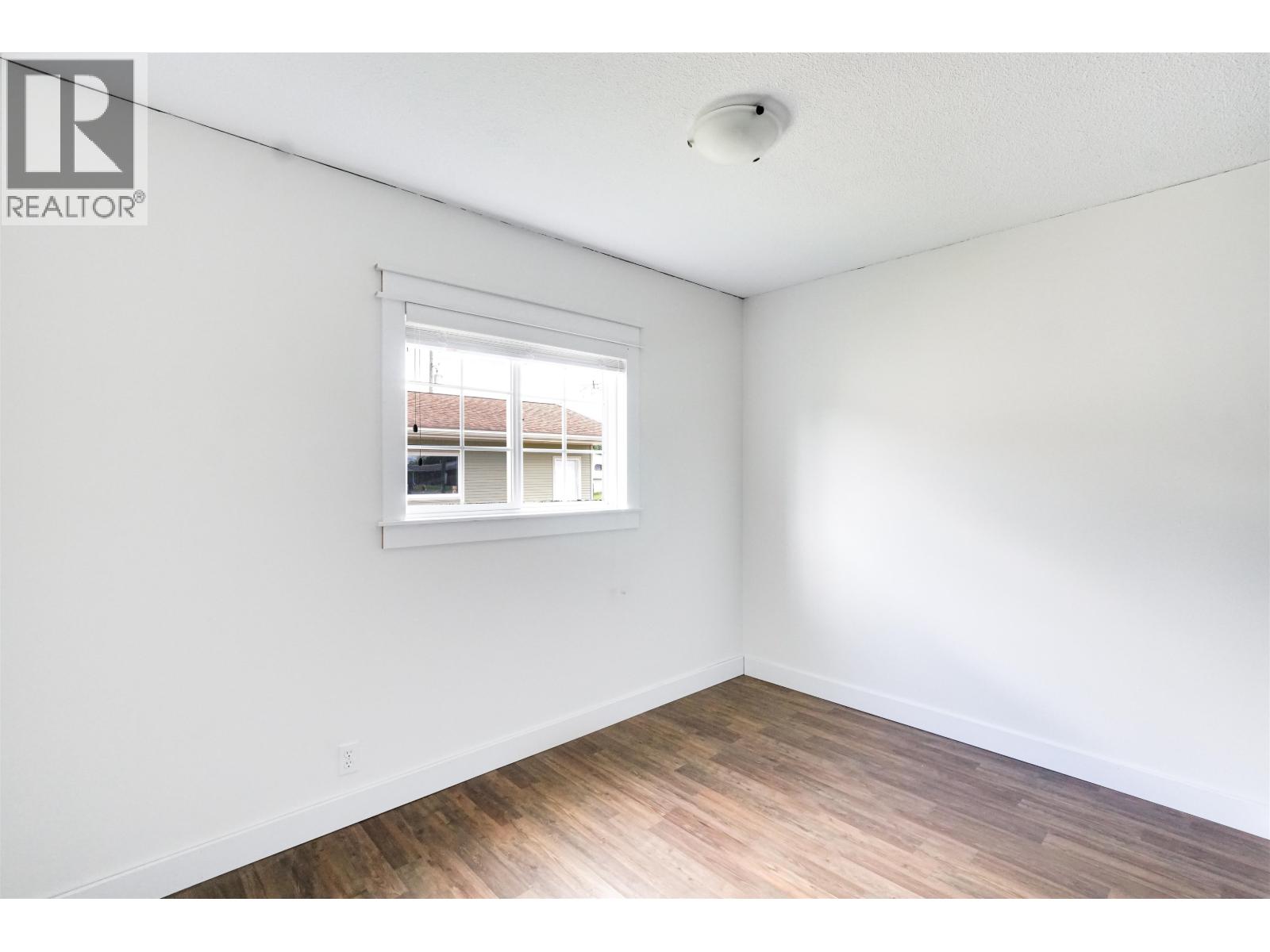 19 STARLING STREET - 12