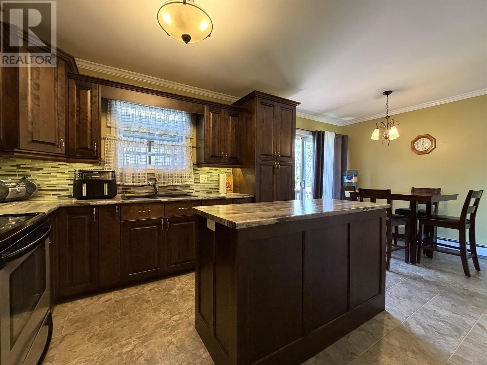 165 MILL Road - 5