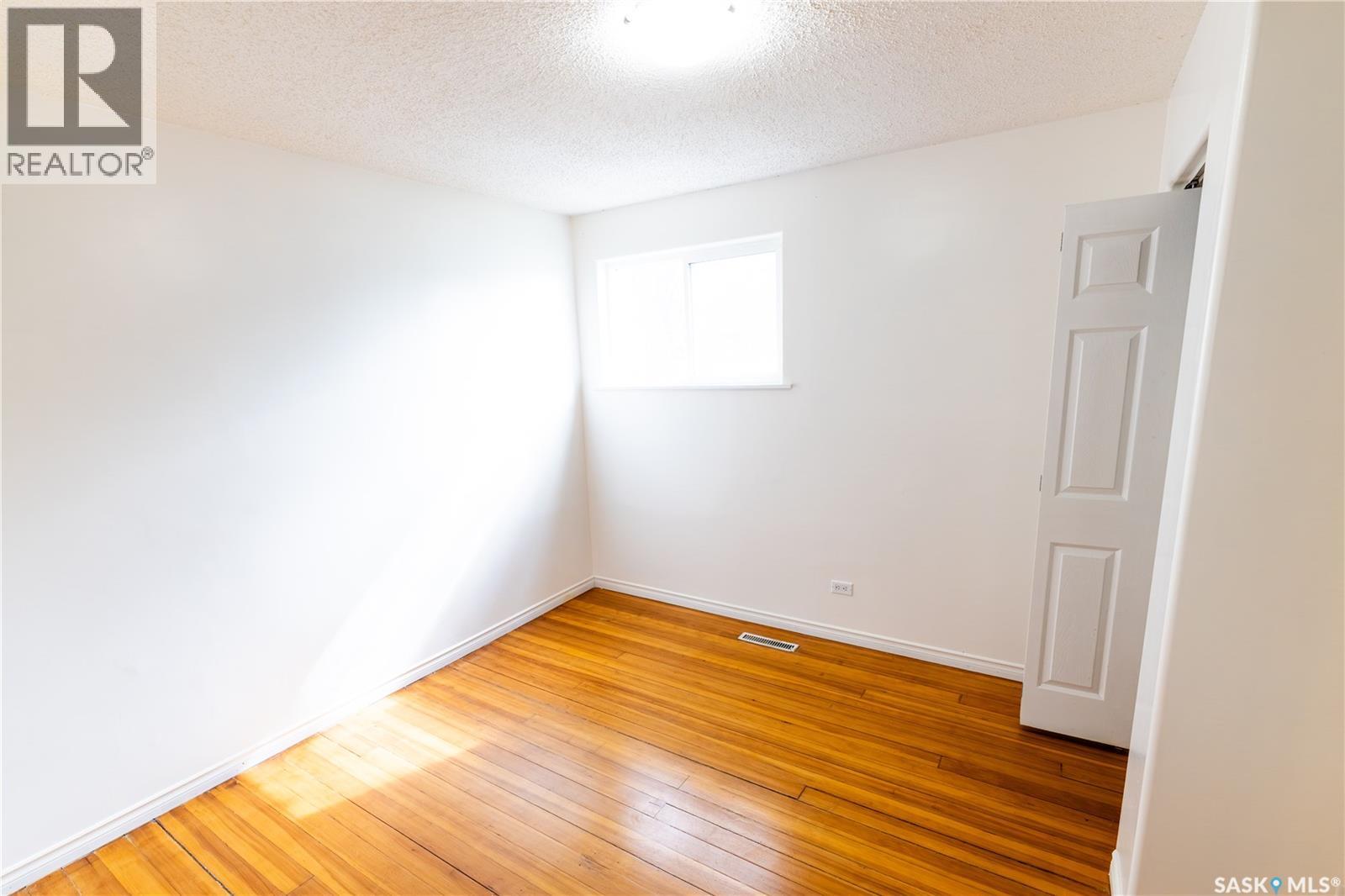 768 Caribou STREET W - 11