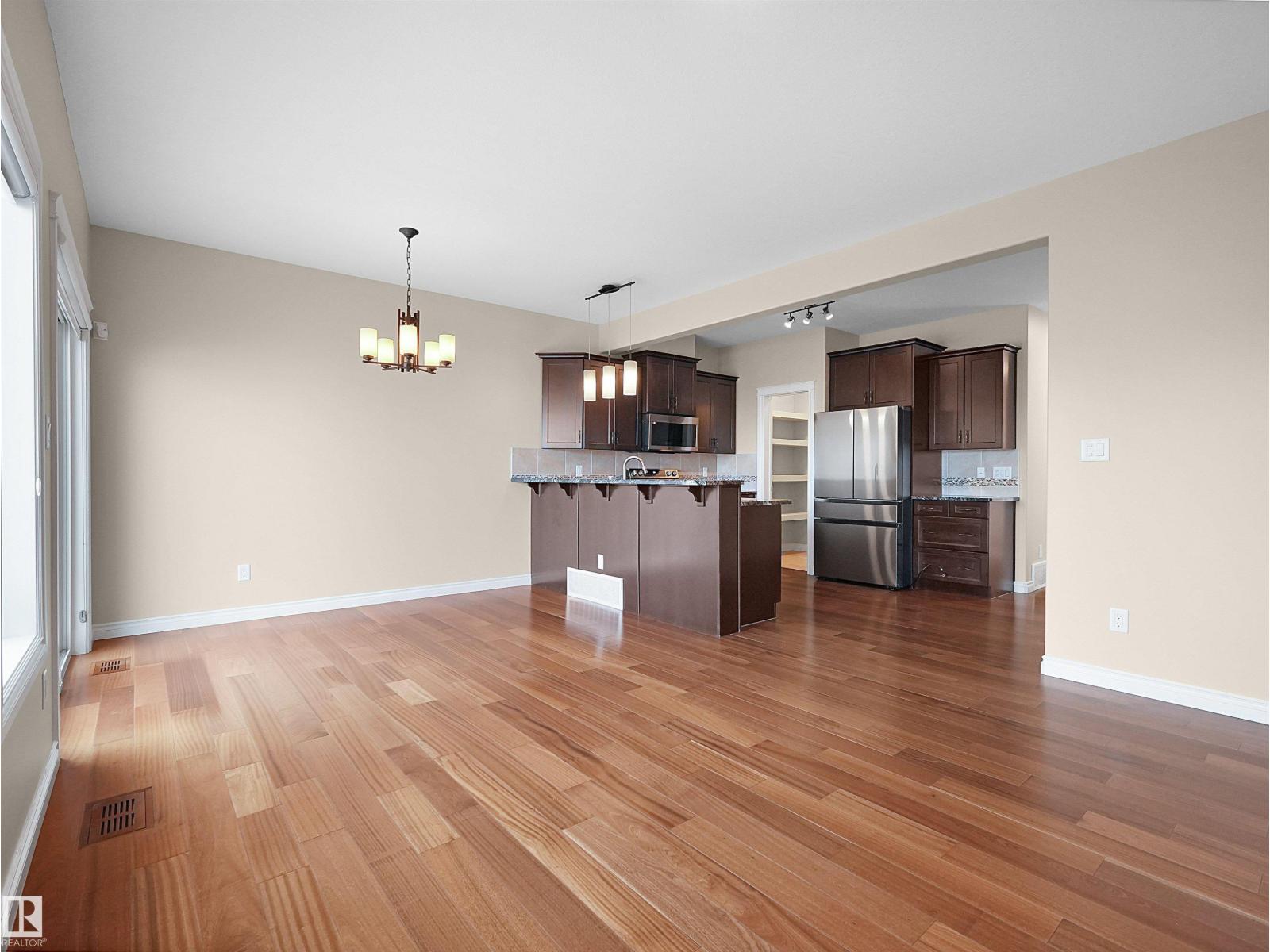15926 10 AV SW SW, Edmonton