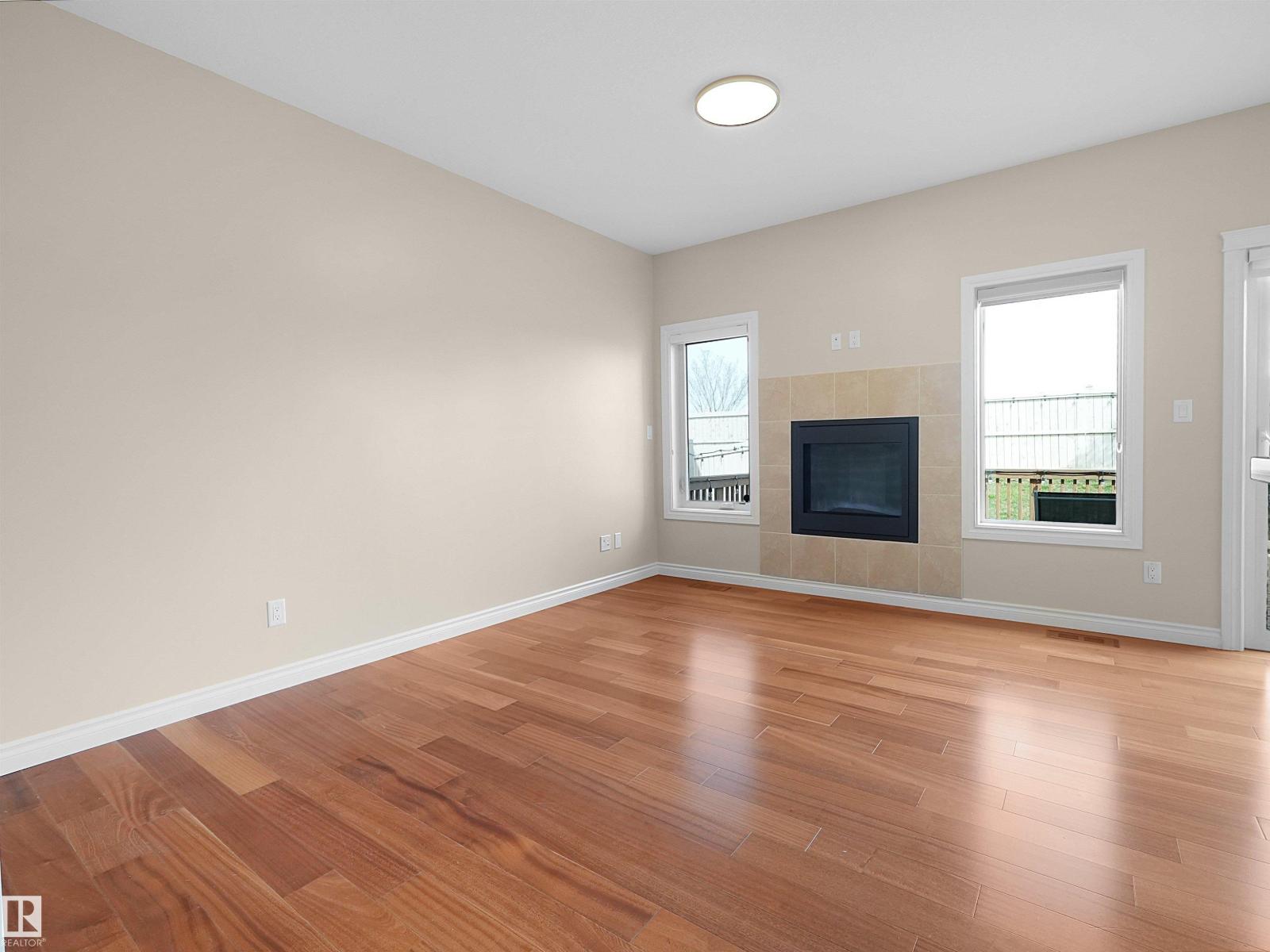 15926 10 AV SW SW, Edmonton