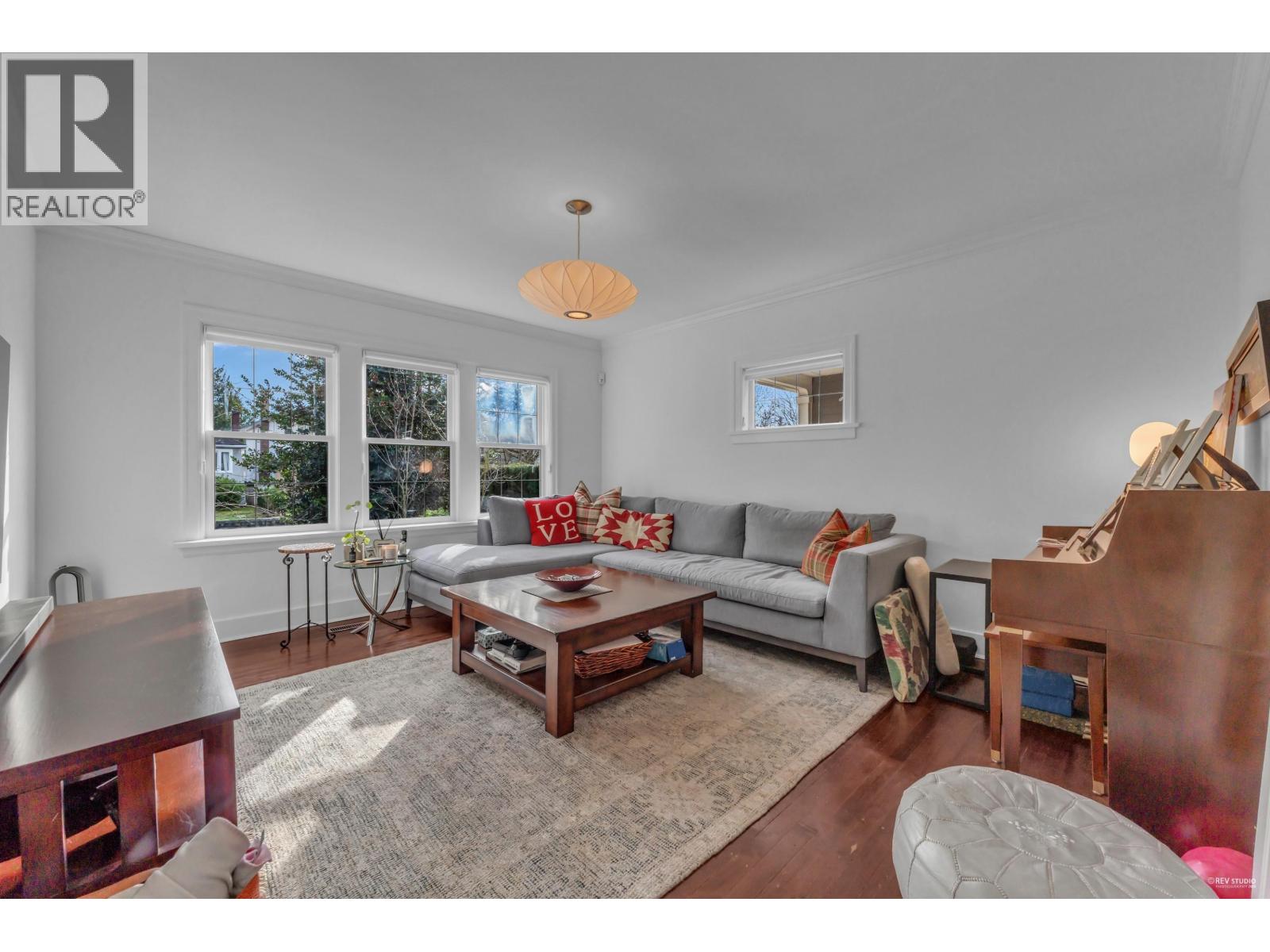 295 W 23RD AVENUE