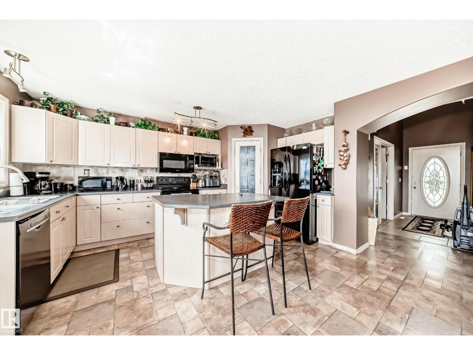 5107 200 ST NW - 9