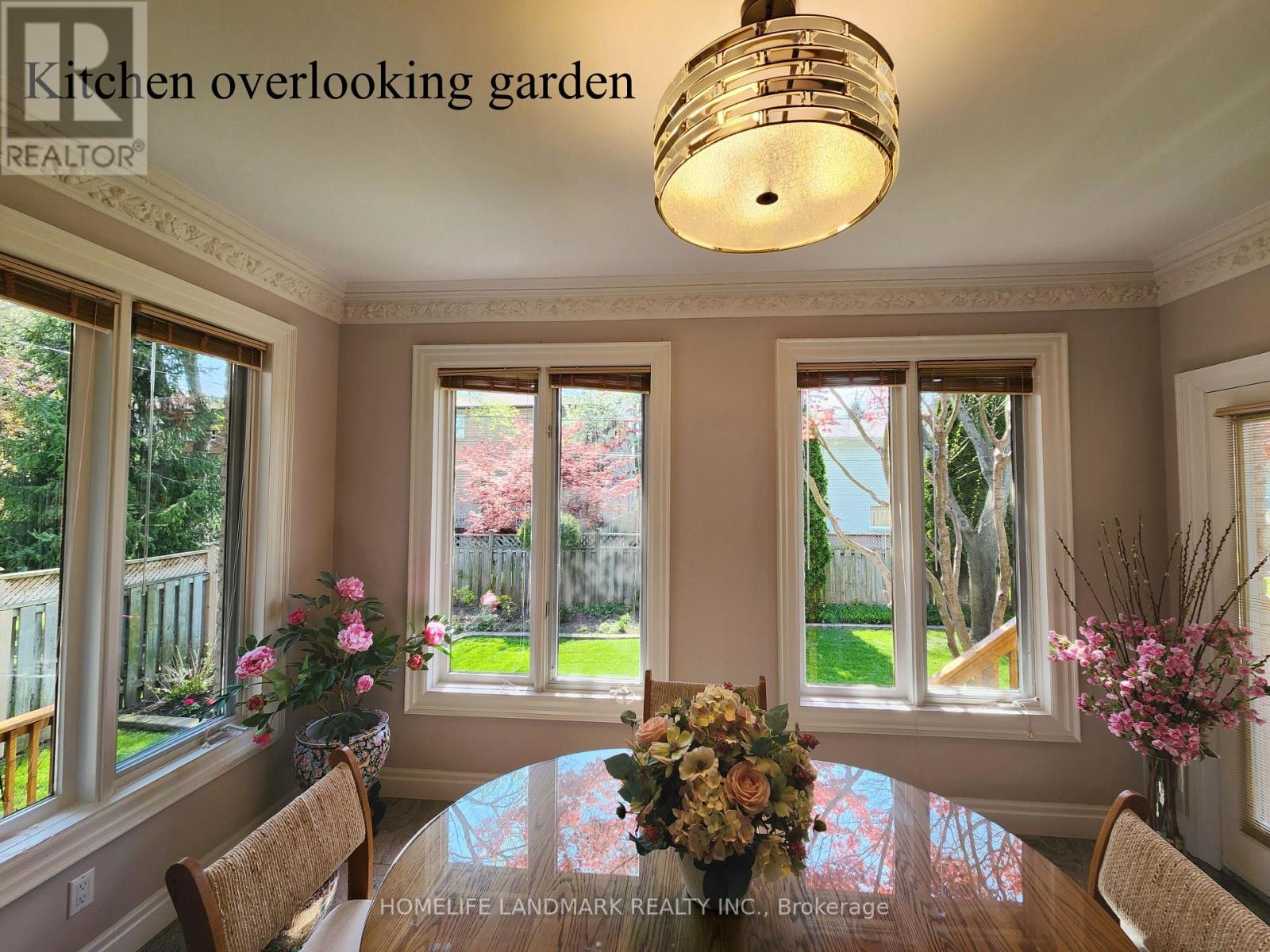 16 LAWNVIEW DRIVE - 24