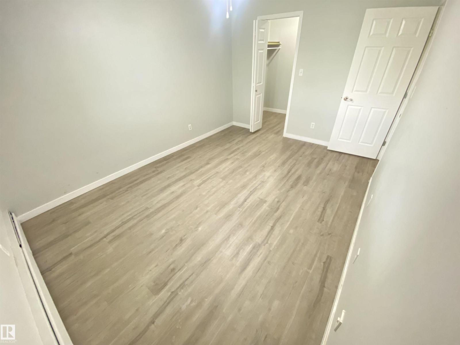 #302 10826 113 ST NW - 15