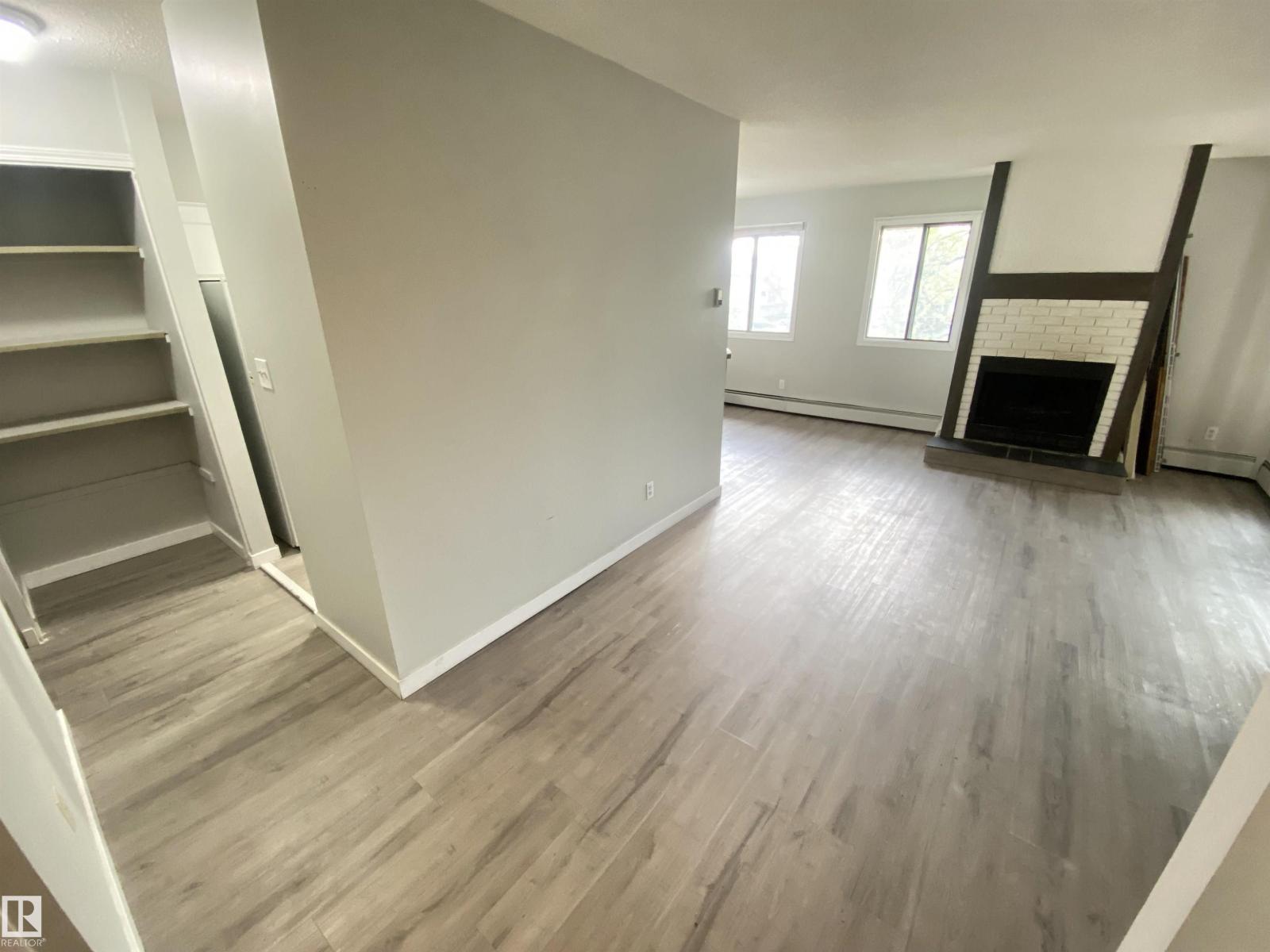#302 10826 113 ST NW - 8