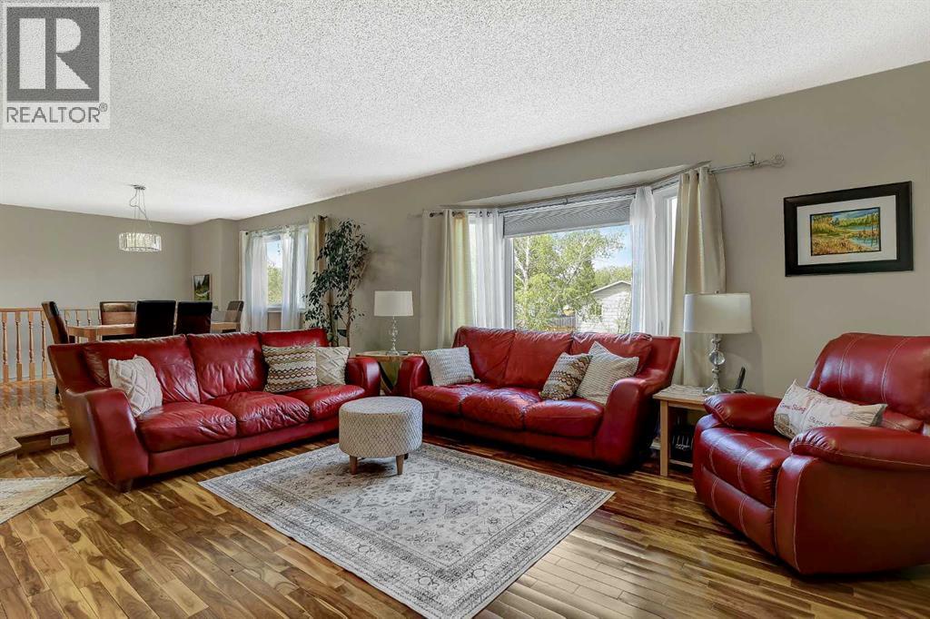 8917 102 Avenue - 10