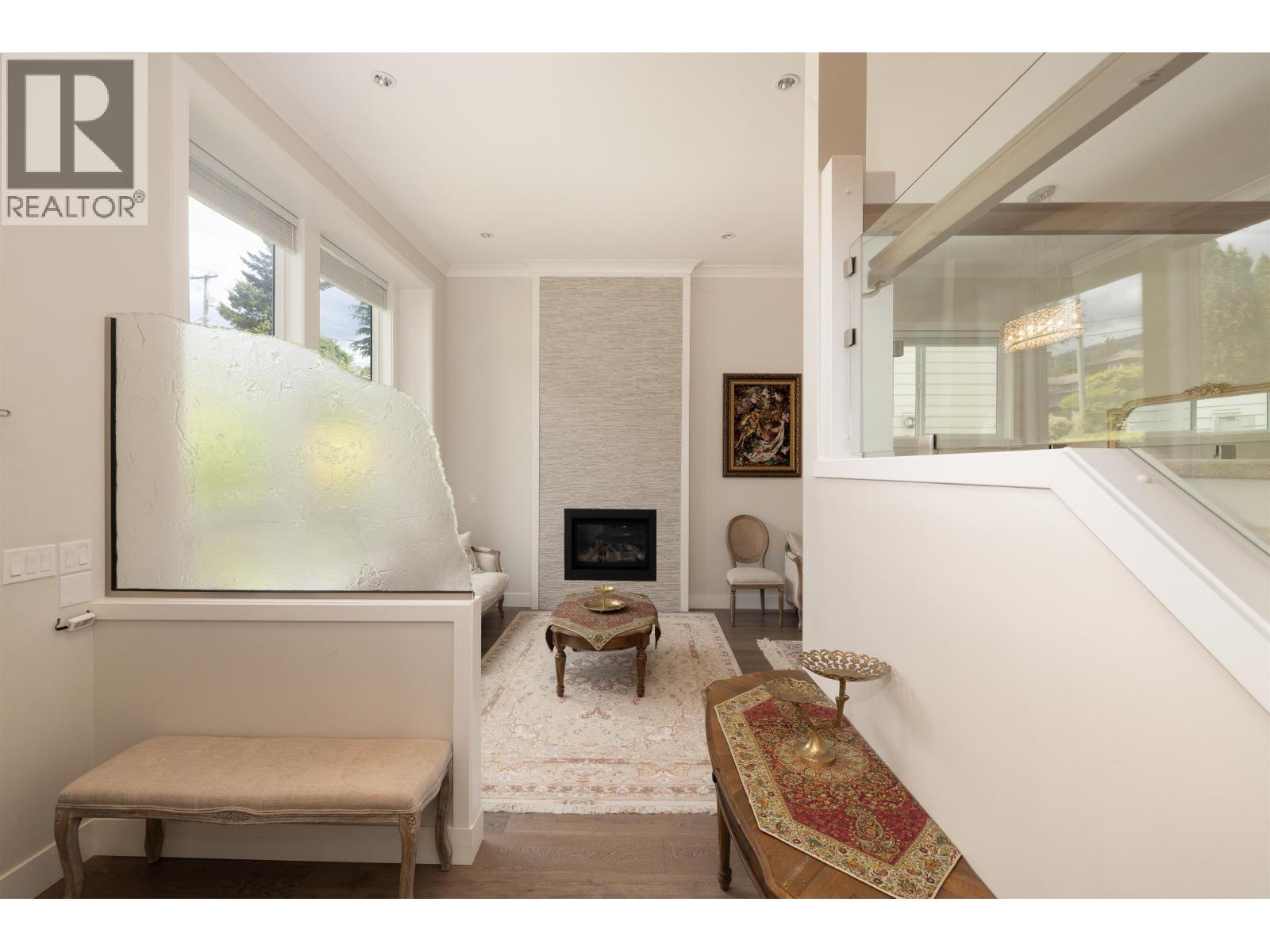 481 W WINDSOR ROAD, North Vancouver