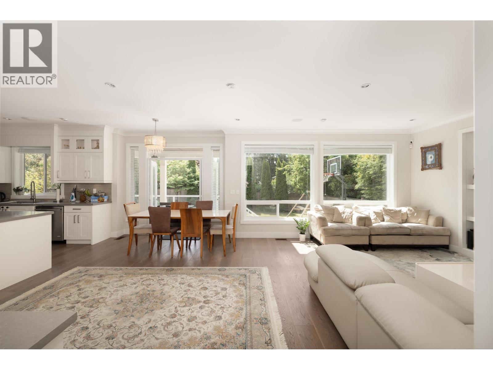 481 W WINDSOR ROAD, North Vancouver