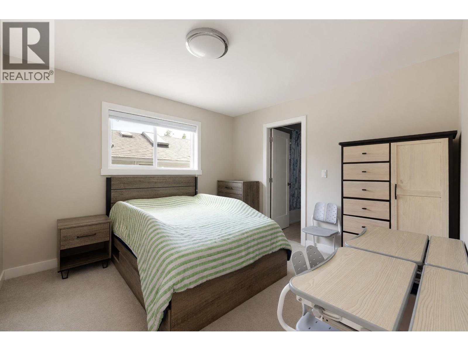 481 W WINDSOR ROAD, North Vancouver
