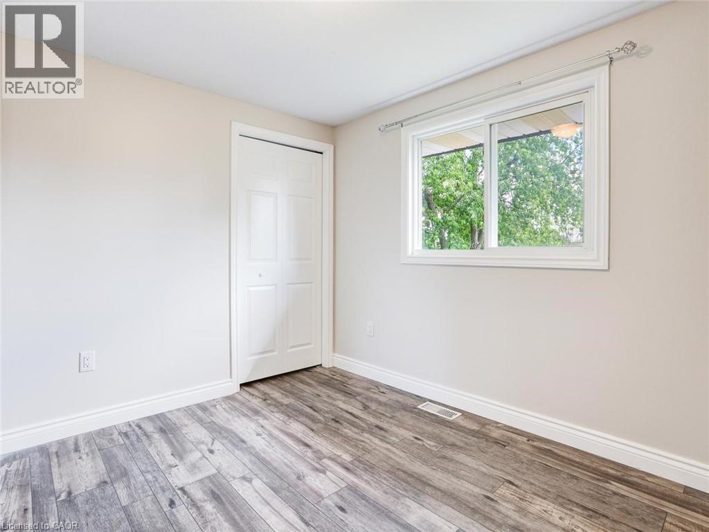 833 DOON VILLAGE Road, Kitchener, Ontario, N2P1A1 — Photo 13