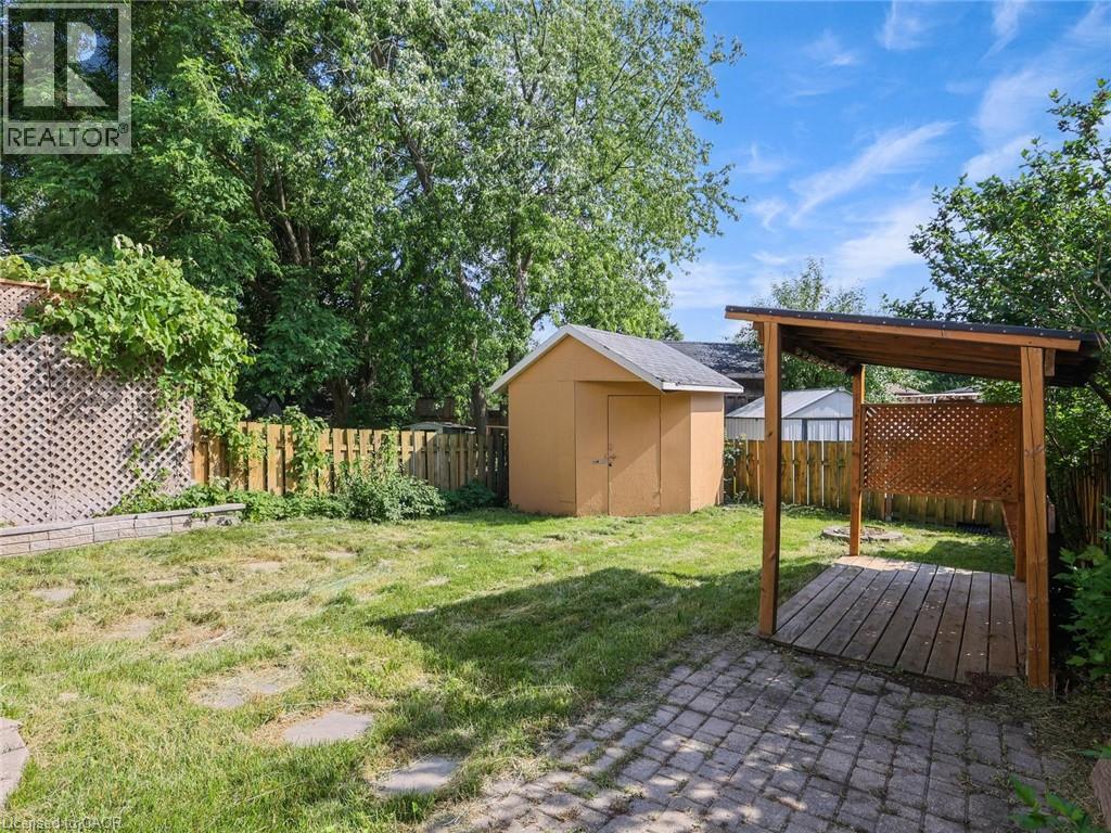 833 DOON VILLAGE Road, Kitchener, Ontario, N2P1A1 — Photo 4