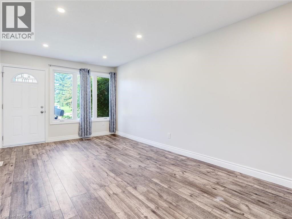 833 DOON VILLAGE Road, Kitchener, Ontario, N2P1A1 — Photo 5