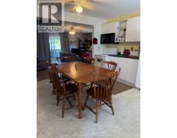 Living room/Fireplace - 945 West Shore Road, Pelee Island, ON N0R1M0 Photo 11